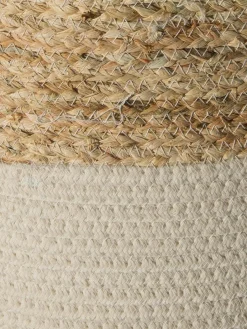 Baja|Kibek Hot